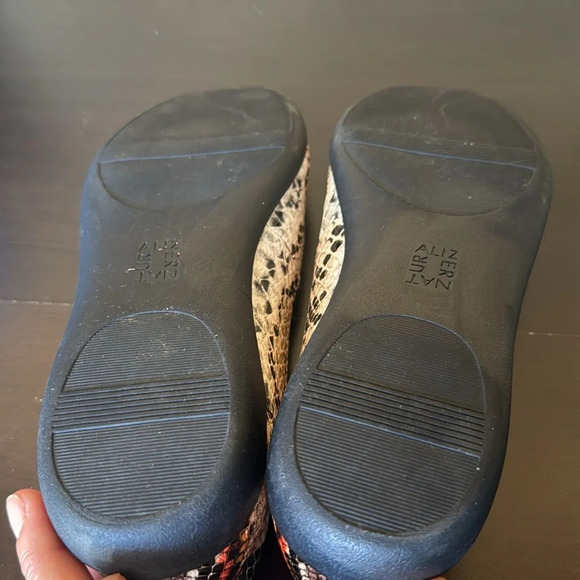 Naturalizer Vivienne Snake Flat New. Size 8.5 - Picture 5 of 5